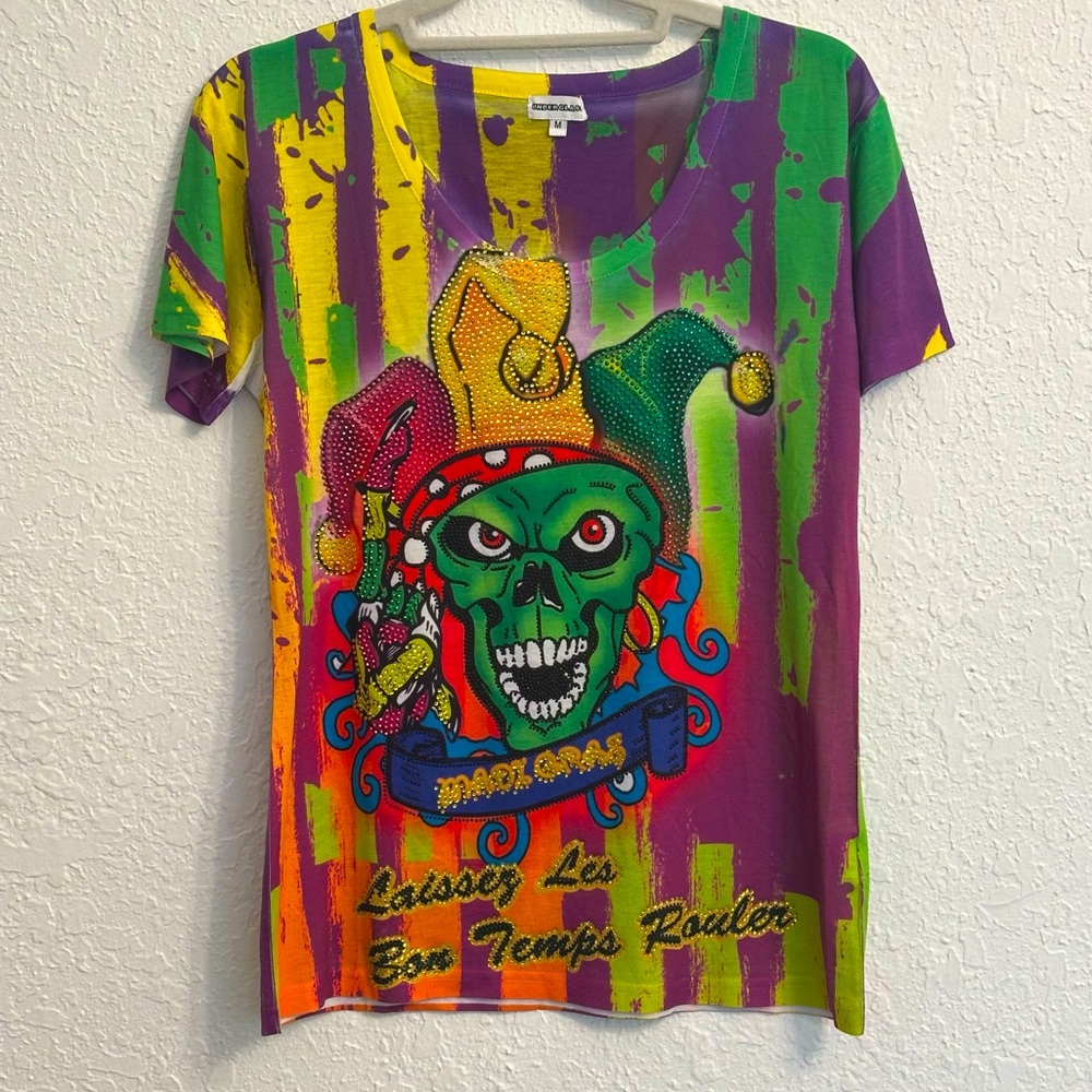 Under glass bejeweled Mardi Gras T-shirt SzM